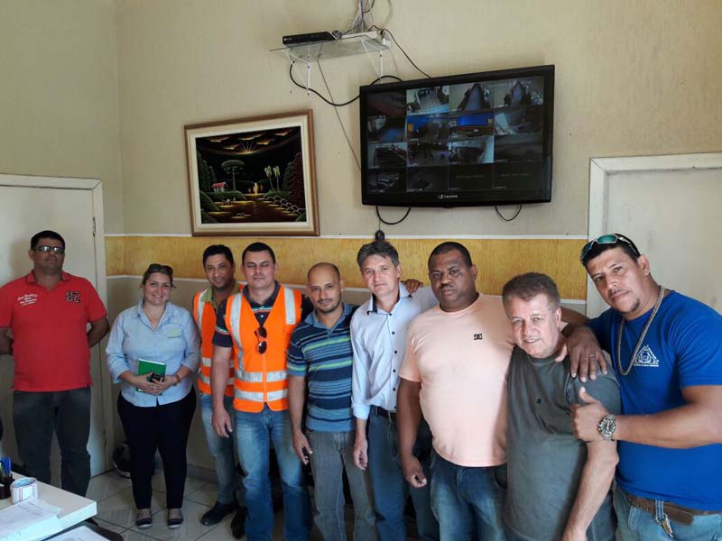 Diretoria da coonagro com a diretoria fechando acordo coletivo com o sindicato